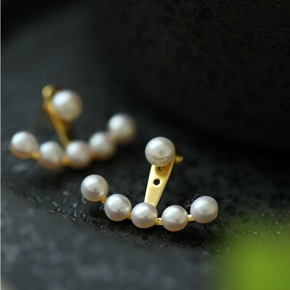 Genuine Pearl earrings with 925 silver stud ( no allergy)